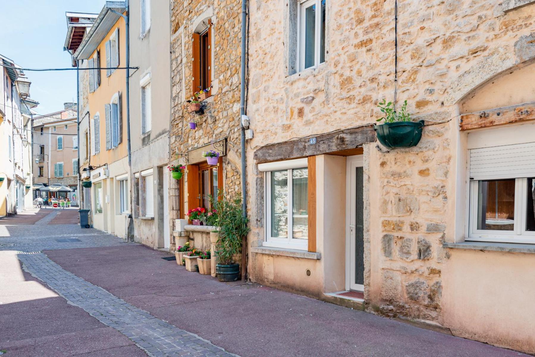 Le Triplex, 2 Chambres, 2 Salles De Bain Lagnieu